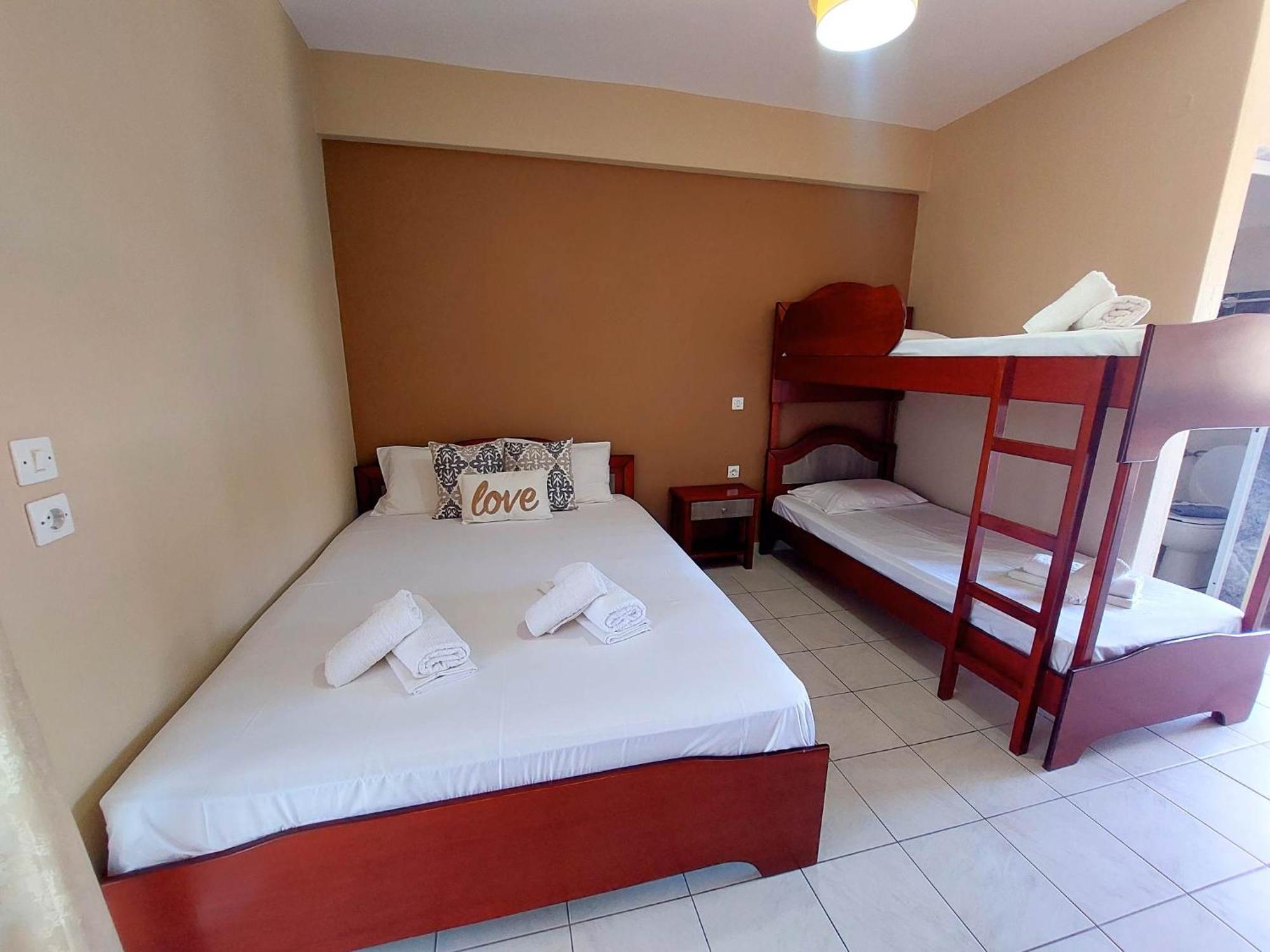 House Michalis Aparthotel Sarti Bagian luar foto